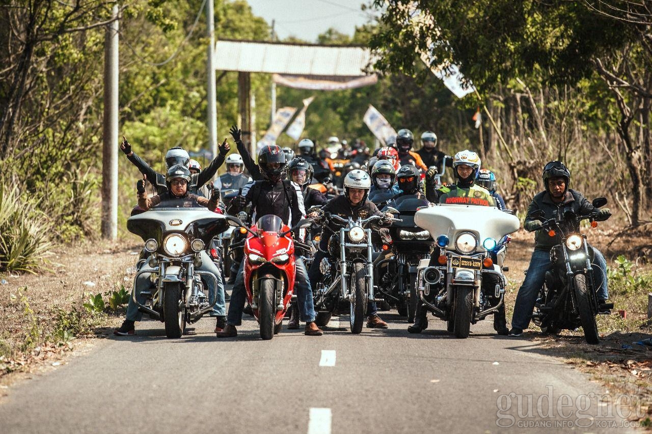 Komunitas Motor Besar Jawab Stigma Arogansi Pengendara Moge Komunitas Motor Besar Jawab Stigma Arogansi Pengendara Moge