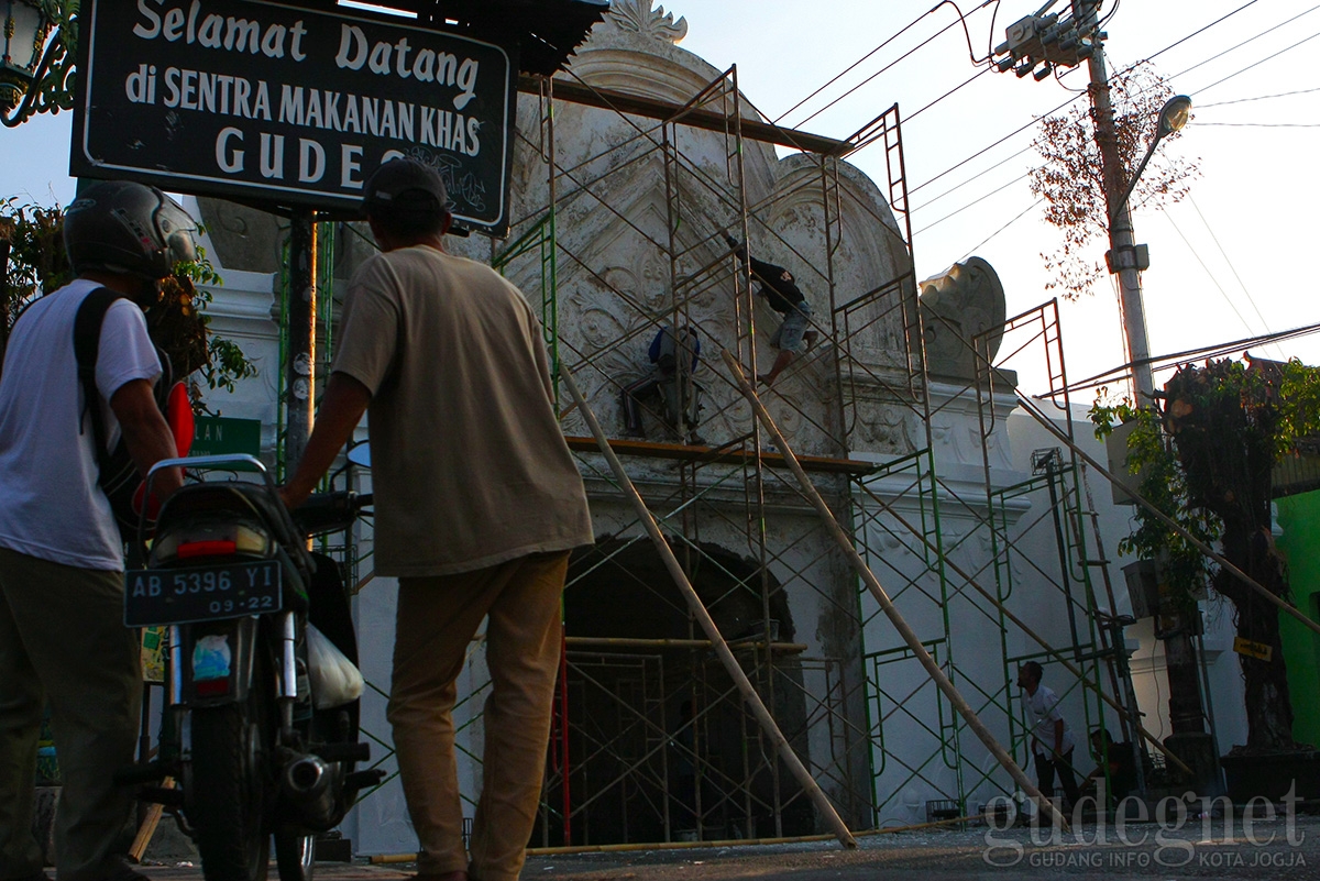 Plengkung Wijilan Ditutup untuk Rehabilitasi Plengkung Wijilan Ditutup untuk Rehabilitasi