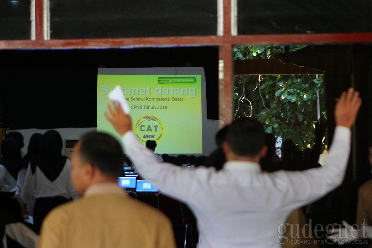 Pemeriksaan Test CAT CPNS Diberlakukan Ketat Pemeriksaan Test CAT CPNS Diberlakukan Ketat