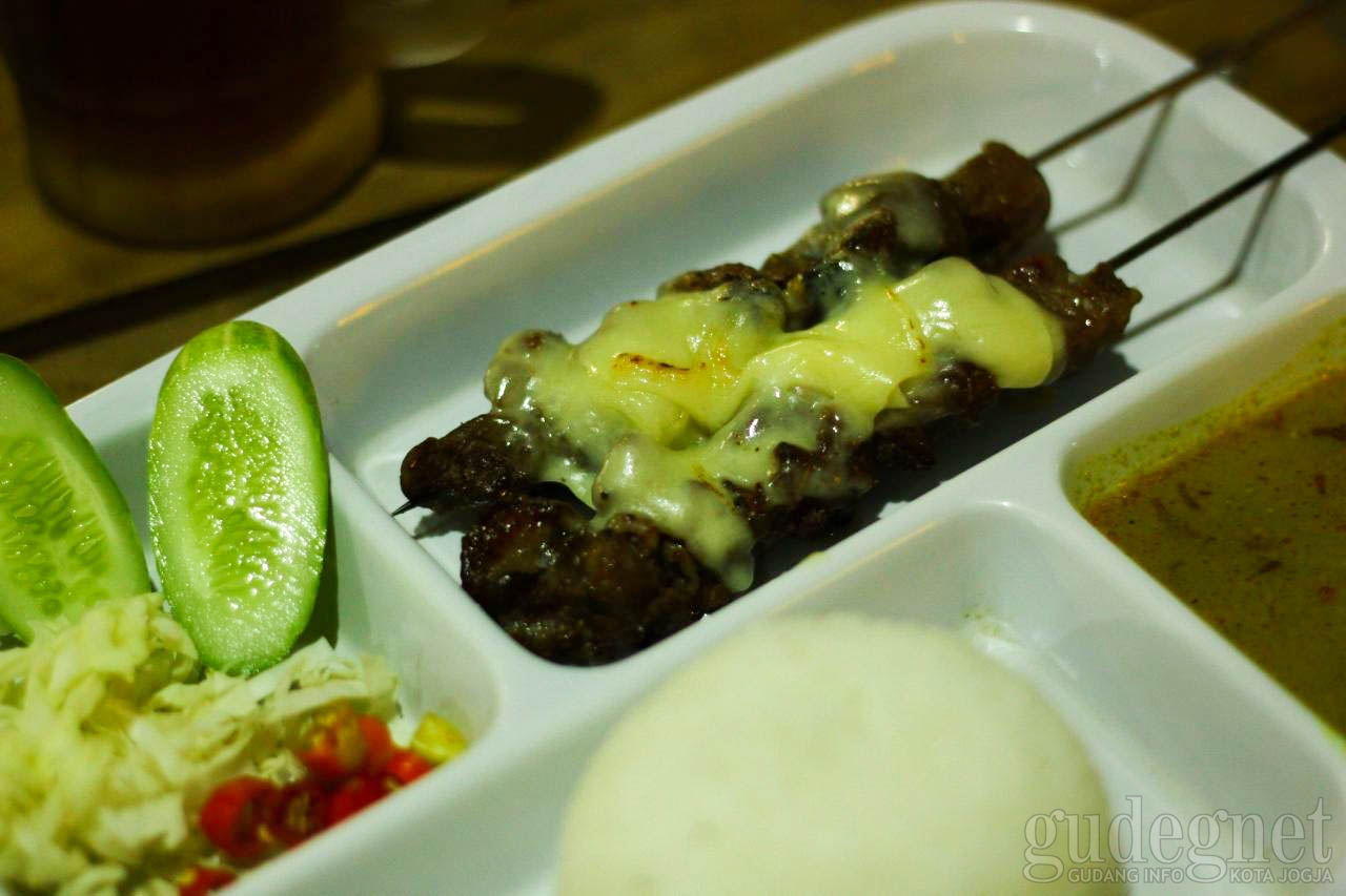 Mencicip Sate Klathak Mozarella Mas Bonbon Mencicip Sate Klathak Mozarella Mas Bonbon