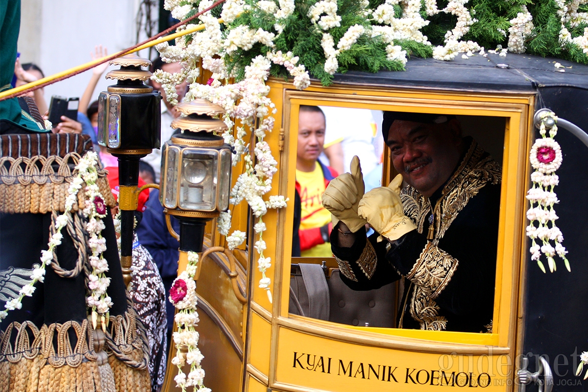KGPAA Paku Alam X Alami Kecelakaan saat Berkendara KGPAA Paku Alam X Alami Kecelakaan saat Berkendara