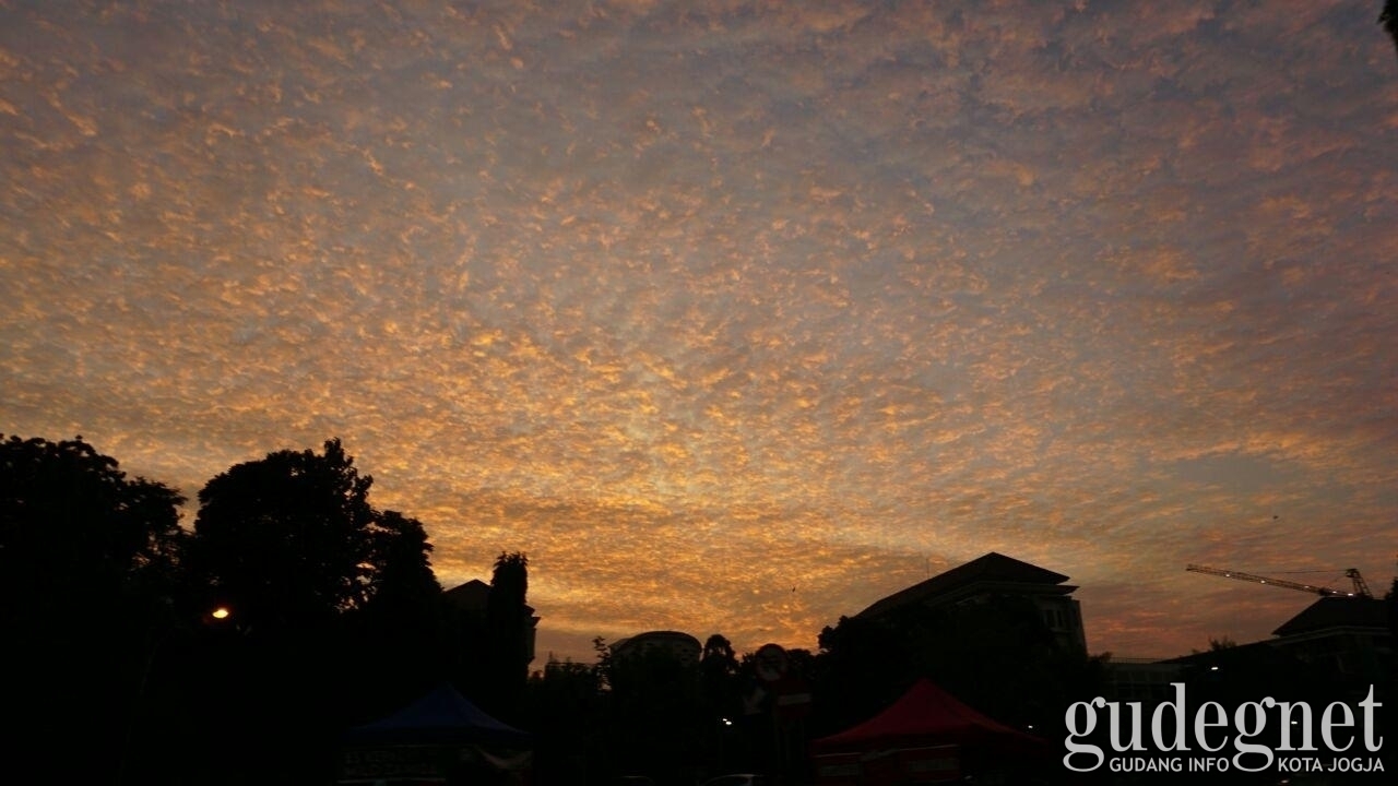 Sleman dan Kulonprogo Waspadai Hujan Disertai Petir dan Angin Kencang Sleman dan Kulonprogo Waspadai Hujan Disertai Petir dan Angin Kencang