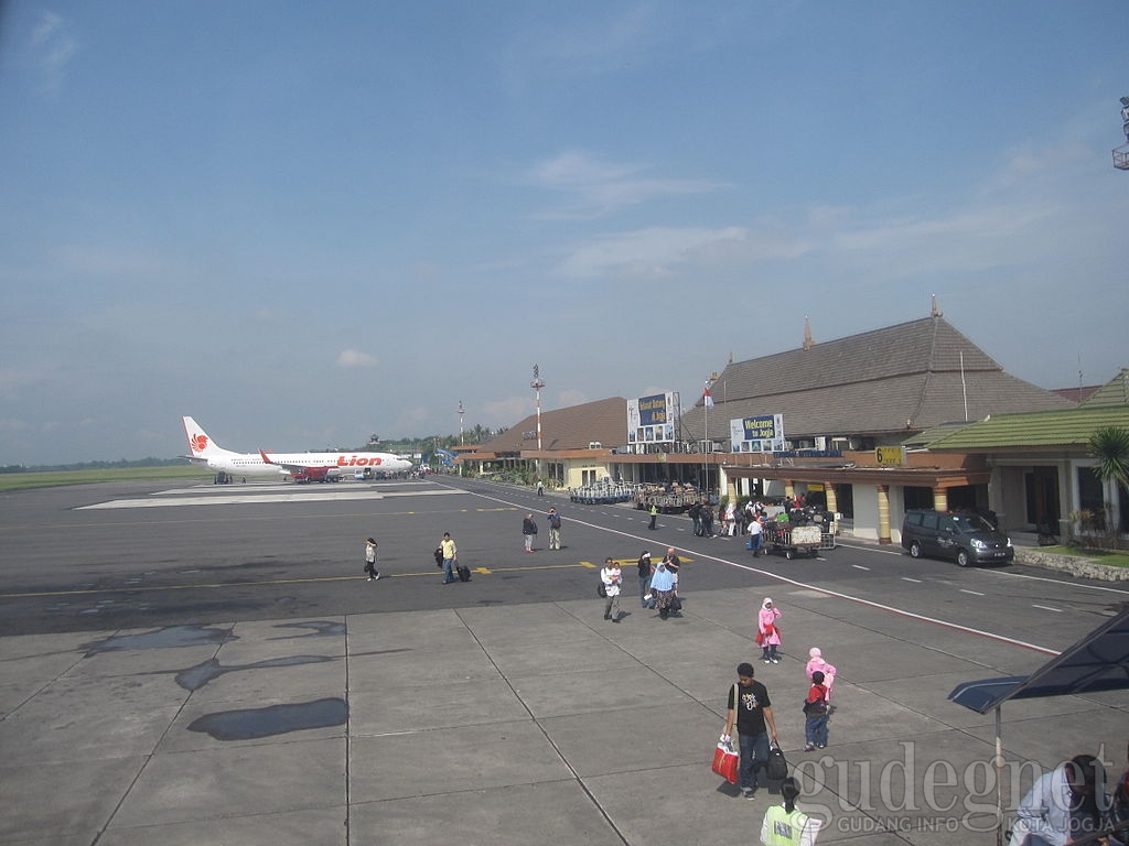 Landasan Rusak, Bandara Adisutjipto Ditutup Sementara Landasan Rusak, Bandara Adisutjipto Ditutup Sementara
