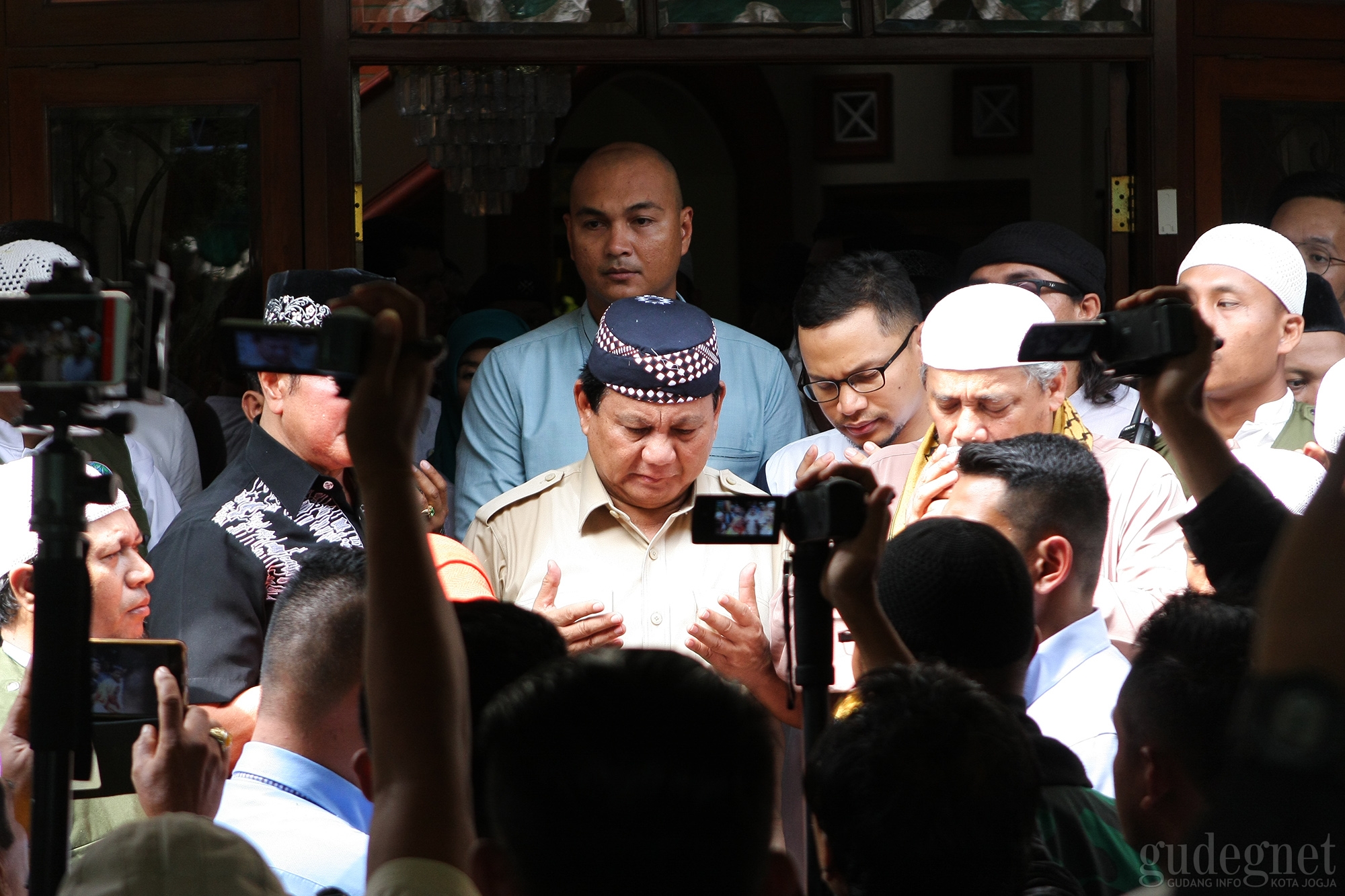 Prabowo Kunjungi Syukri Fadholi Prabowo Kunjungi Syukri Fadholi