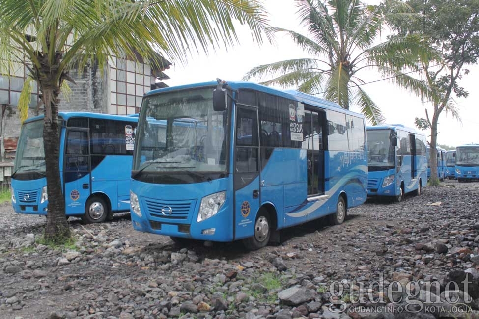 Pelayanan Transportasi Umum di Jogja Perlu Ditingkatkan Pelayanan Transportasi Umum di Jogja Perlu Ditingkatkan