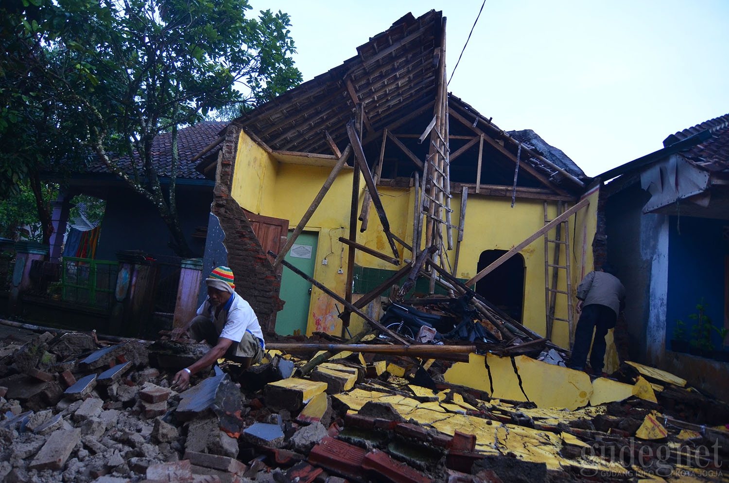 Pentingnya Ditanamkan Ilmu Kebencanan Sejak dini Pentingnya Ditanamkan Ilmu Kebencanan Sejak dini