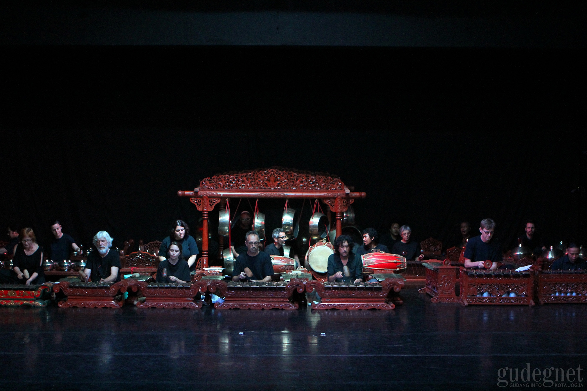 Komunitas Seni Gayam 16 Gelar Presentasi Gamelan Warga Negara Perancis Komunitas Seni Gayam 16 Gelar Presentasi Gamelan Warga Negara Perancis