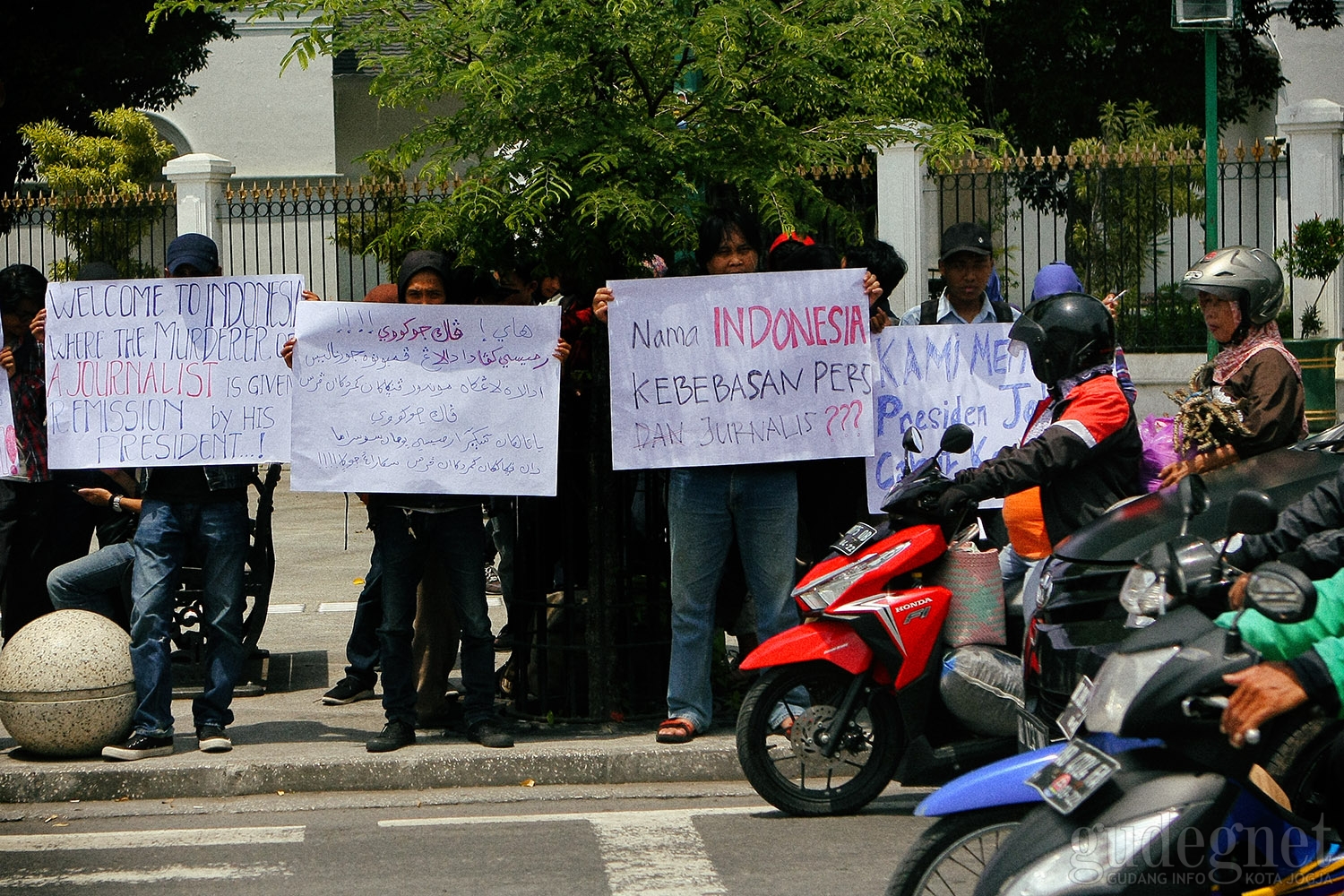 AJI Yogyakarta Desak Jokowi Cabut Kepres No.29 2018 AJI Yogyakarta Desak Jokowi Cabut Kepres No.29 2018