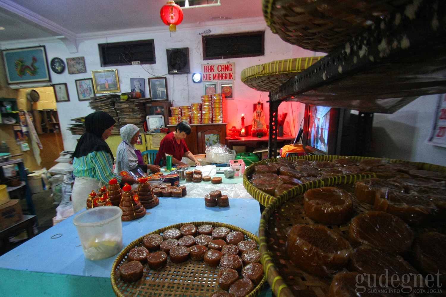 Jelang Imlek Kue Keranjang Tukangan Banjir Pesanan Jelang Imlek Kue Keranjang Tukangan Banjir Pesanan