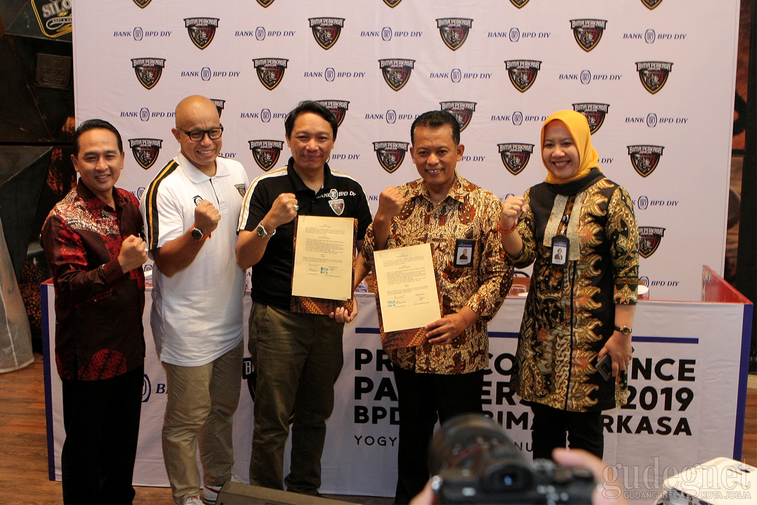 Bank BPD DIY Kembali Dukung Klub Bola Basket Bima Perkasa Jogja Bank BPD DIY Kembali Dukung Klub Bola Basket Bima Perkasa Jogja