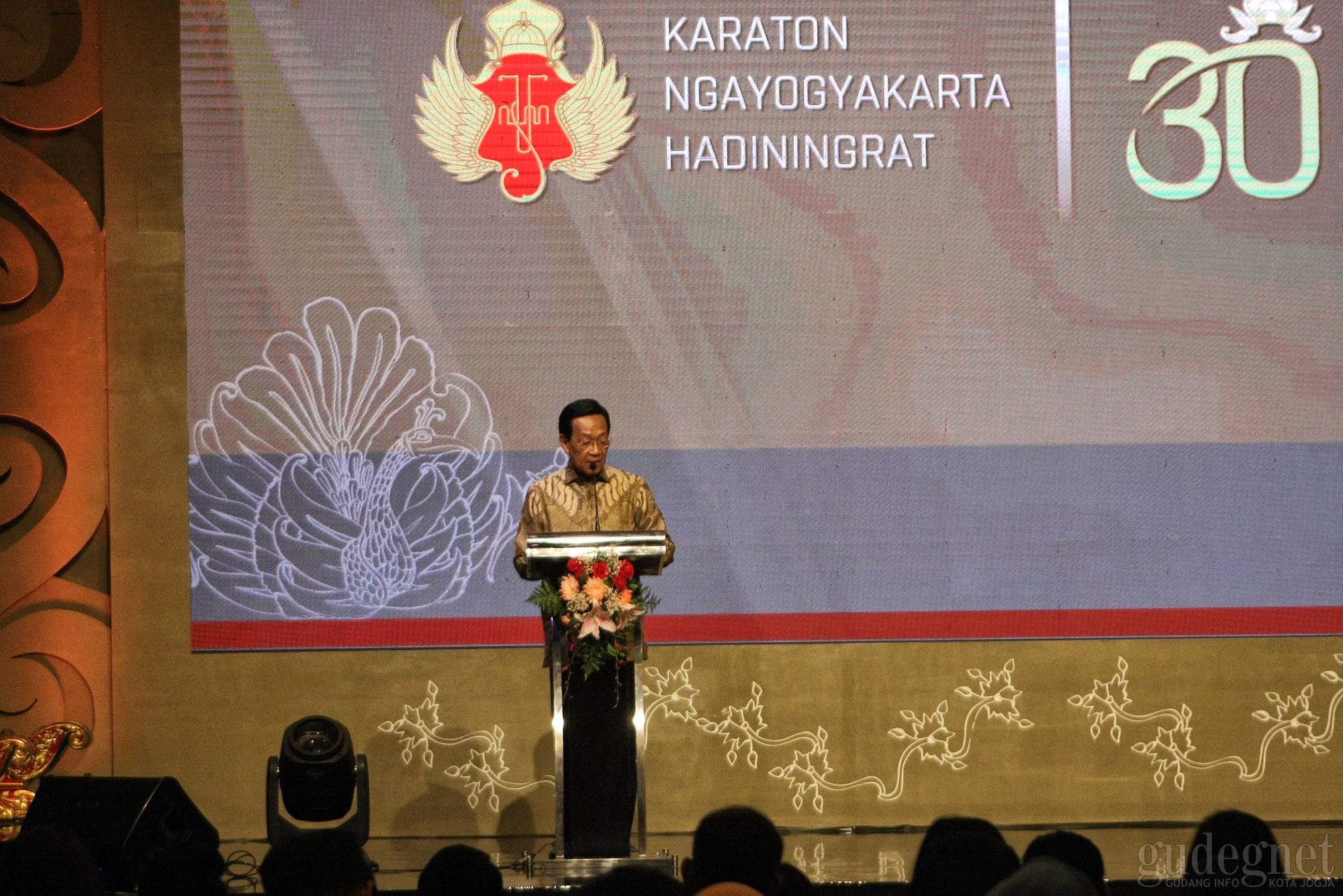 Sultan HB X Resmi Buka Simposium Internasional dan Manuskrip Keraton Sultan HB X Resmi Buka Simposium Internasional dan Manuskrip Keraton