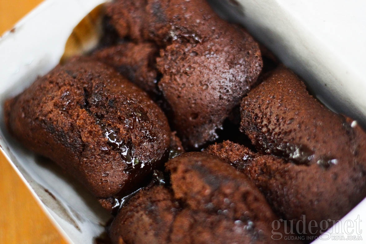 Kue Balok Parikesit, Nge-hits dengan Cokelat Lumer yang Meleleh Kue Balok Parikesit, Nge-hits dengan Cokelat Lumer yang Meleleh