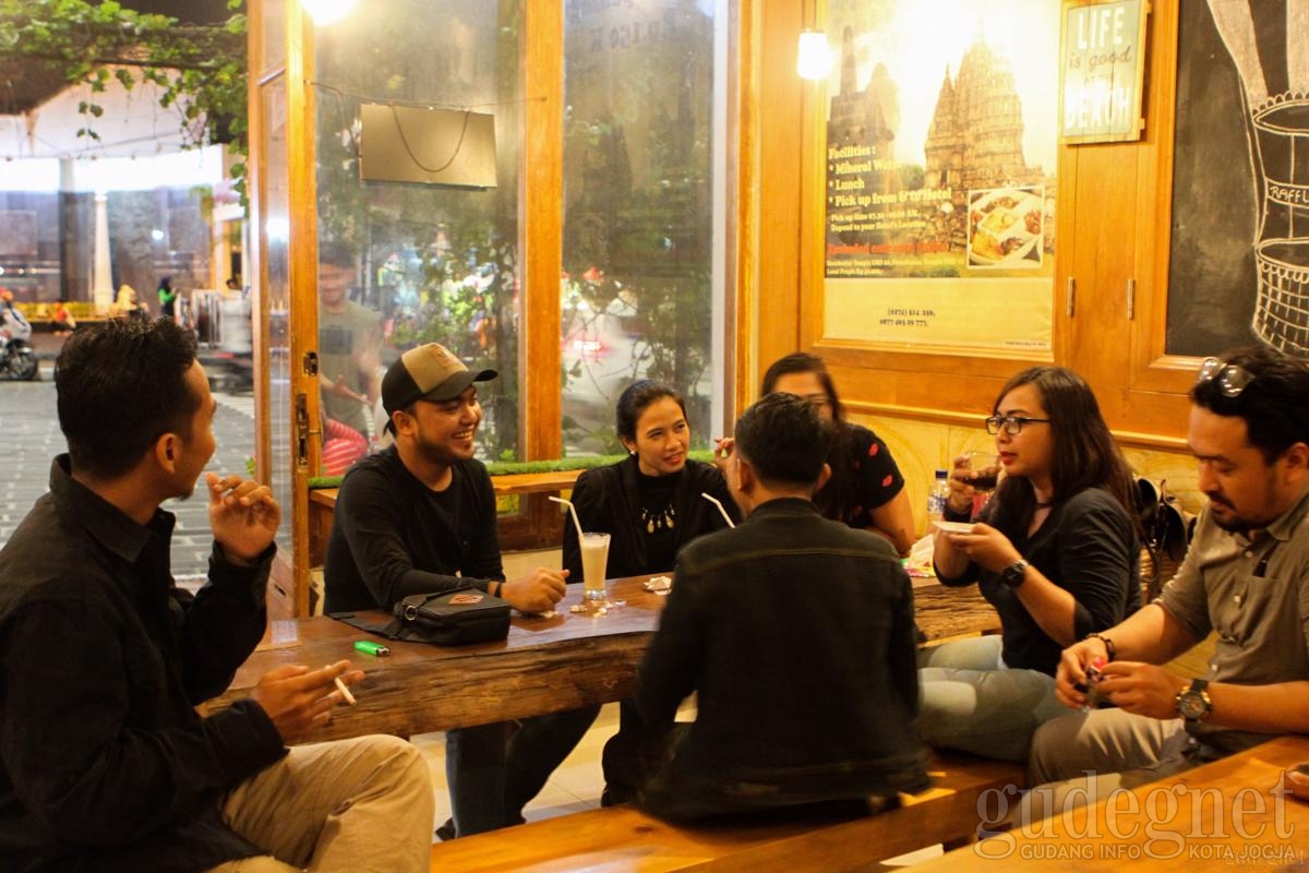 Ini Dia 5 Tempat Nongkrong Asyik di Sekitar Tugu Jogja Ini Dia 5 Tempat Nongkrong Asyik di Sekitar Tugu Jogja