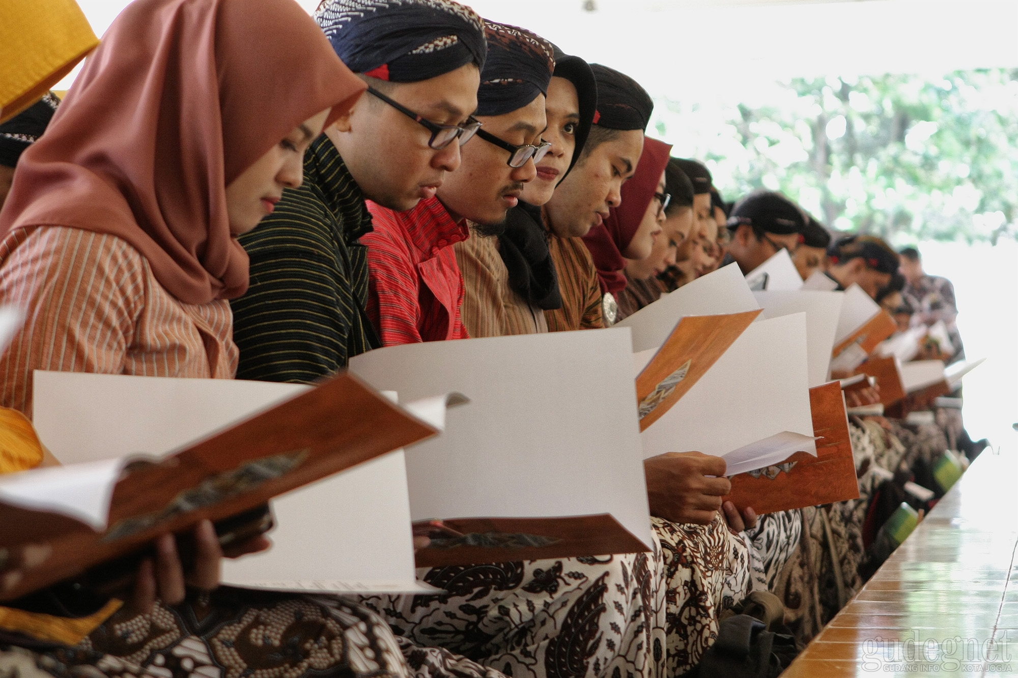 Pemprov DIY Serahkan SK Penetapan 758 PNS Hari ini Pemprov DIY Serahkan SK Penetapan 758 PNS Hari ini