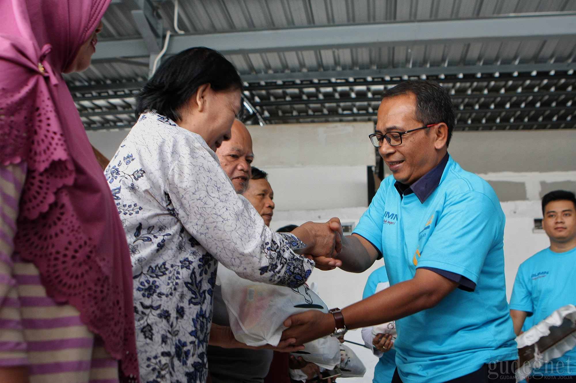 HUT BUMN, PT KAI Daop 6 Yogyakarta Bagikan 3.000 Sembako Murah HUT BUMN, PT KAI Daop 6 Yogyakarta Bagikan 3.000 Sembako Murah