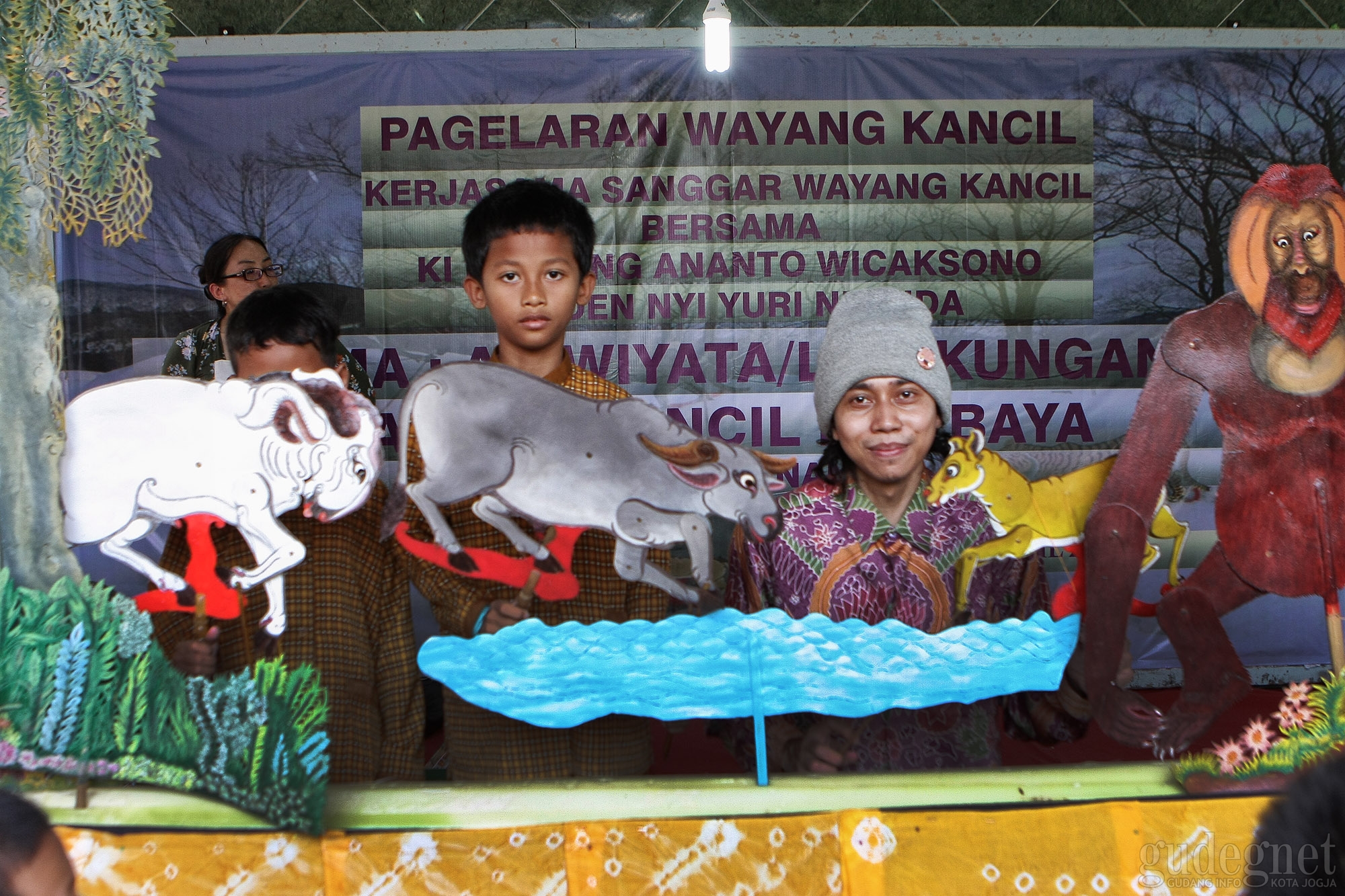 Tanamkan Peduli Lingkungan pada Siswa, SD Tahunan Gelar Wayang Kancil Tanamkan Peduli Lingkungan pada Siswa, SD Tahunan Gelar Wayang Kancil