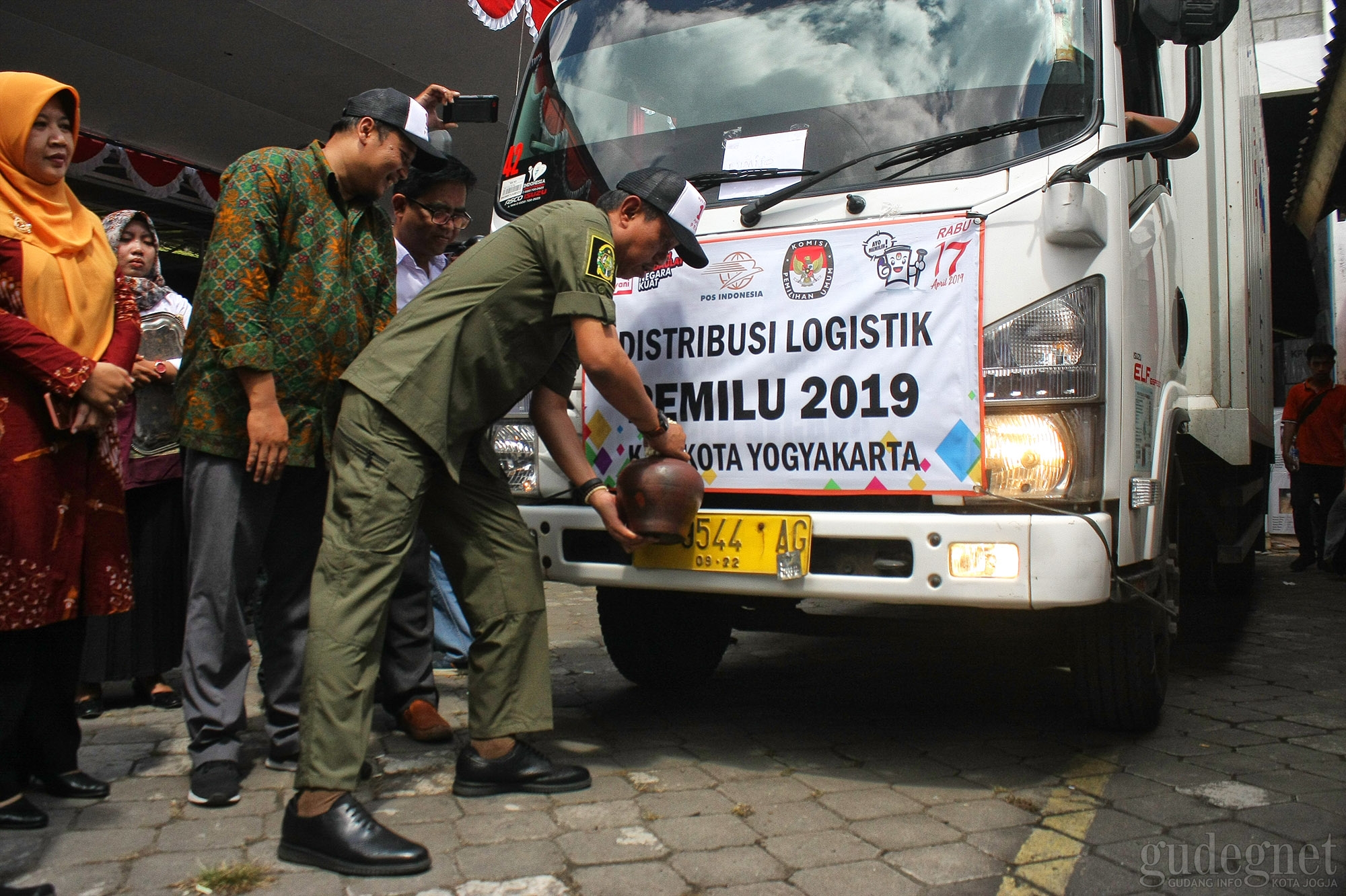 Walikota Yogyakarta: Ayo Nyoblos 17 April, Sukseskan Pemilu 2019 yang Jurdil Walikota Yogyakarta: Ayo Nyoblos 17 April, Sukseskan Pemilu 2019 yang Jurdil