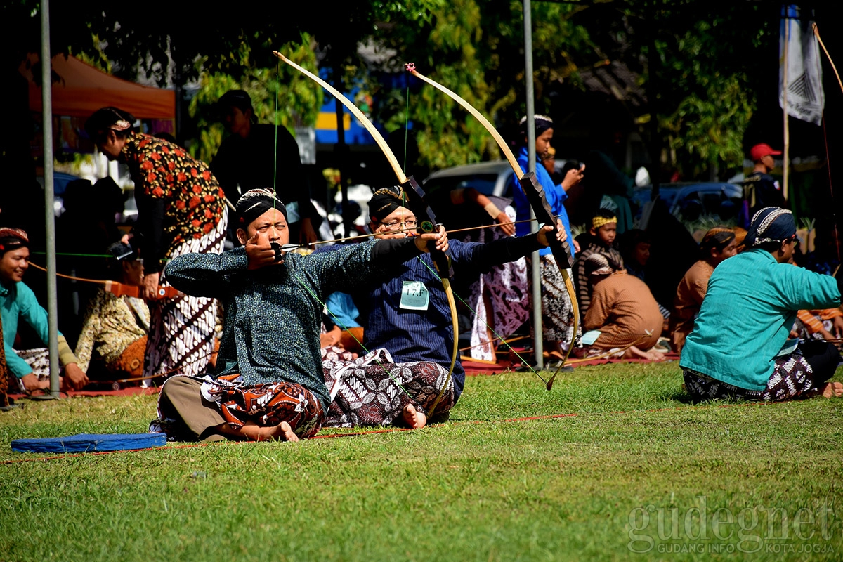 281 Pemanah Ramaikan Lomba Jemparingan HUT 103 Sleman 281 Pemanah Ramaikan Lomba Jemparingan HUT 103 Sleman