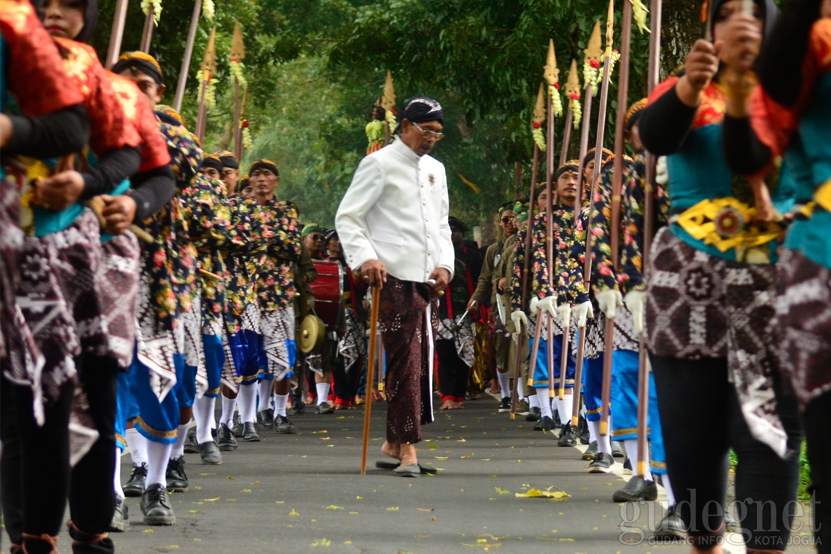 Pekan Budaya Gito Gati Ditutup dengan Kirab Bregodo Pekan Budaya Gito Gati Ditutup dengan Kirab Bregodo