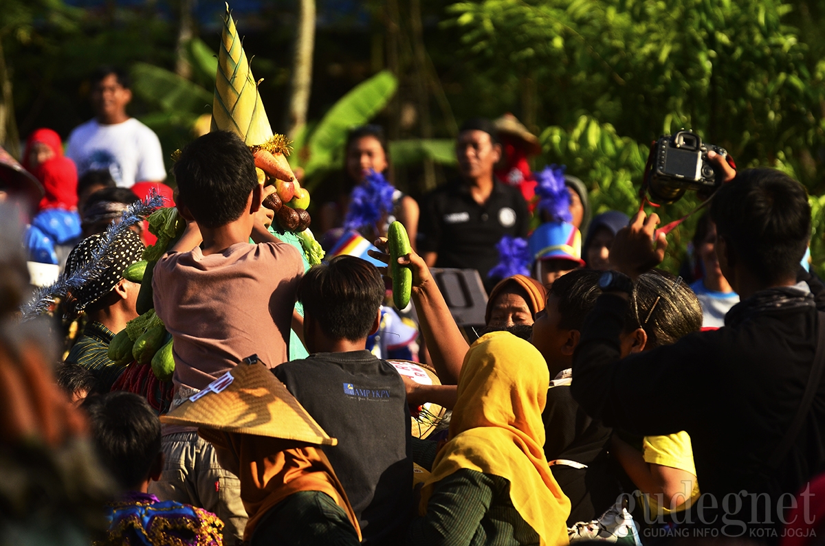 Kirab Sadranan Agung Dewi Rawe, Berkah Alam Untuk Desa Kirab Sadranan Agung Dewi Rawe, Berkah Alam Untuk Desa