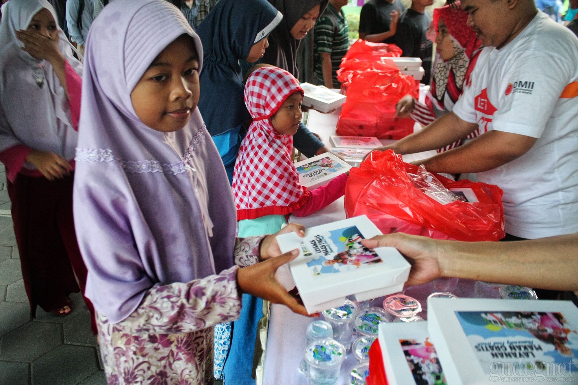 Pemkot Yogyakarta dan ACT DIY Gelar Program Humanity Food Truck Pemkot Yogyakarta dan ACT DIY Gelar Program Humanity Food Truck