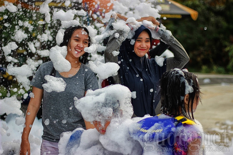 Libur Lebaran, Jogja Bay Waterpark Hadirkan Keseruan Bubble Foam Party Libur Lebaran, Jogja Bay Waterpark Hadirkan Keseruan Bubble Foam Party