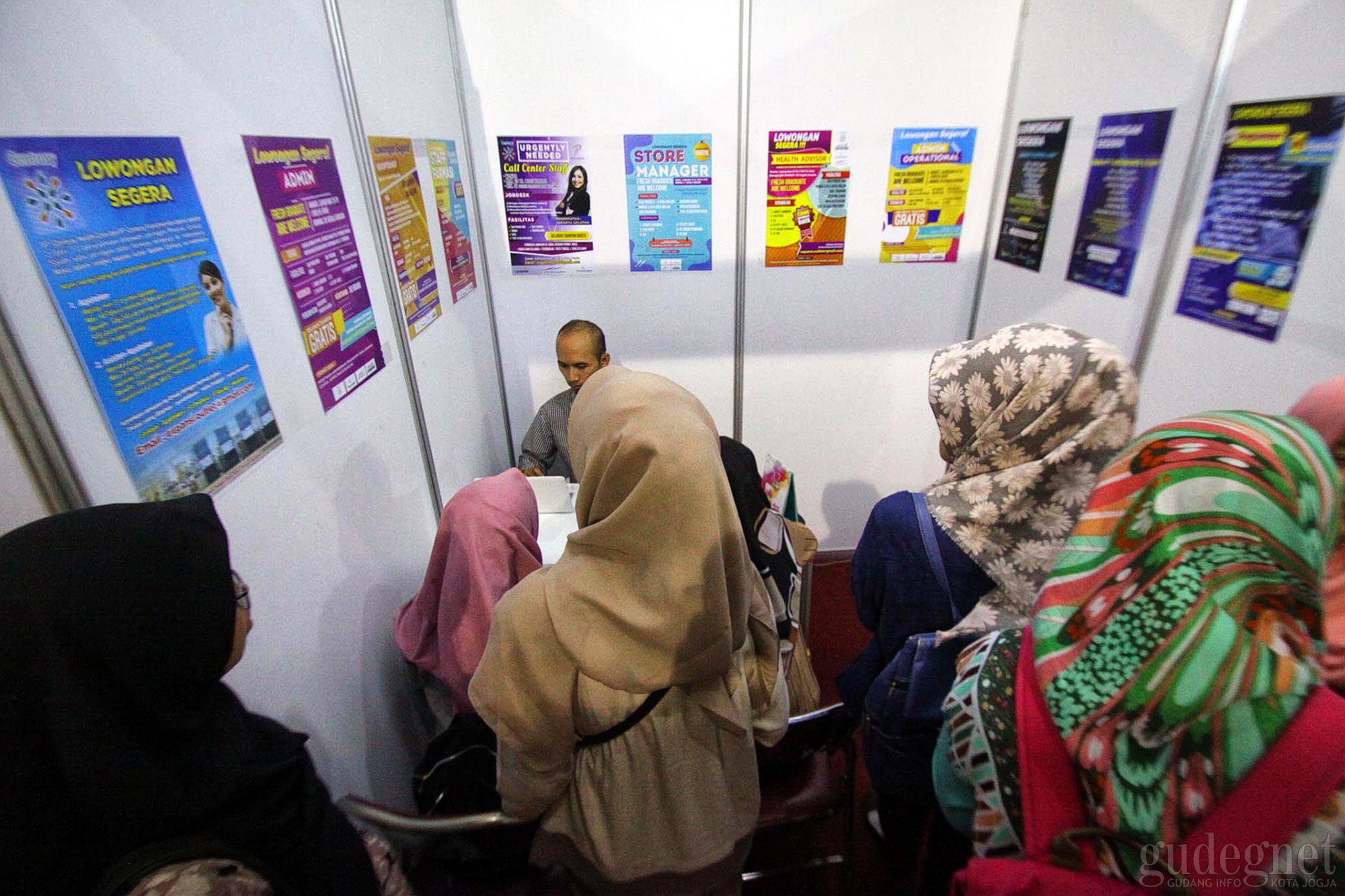 Job Fair Pemkot Yogyakara Diserbu Ribuan Pencaker Job Fair Pemkot Yogyakara Diserbu Ribuan Pencaker