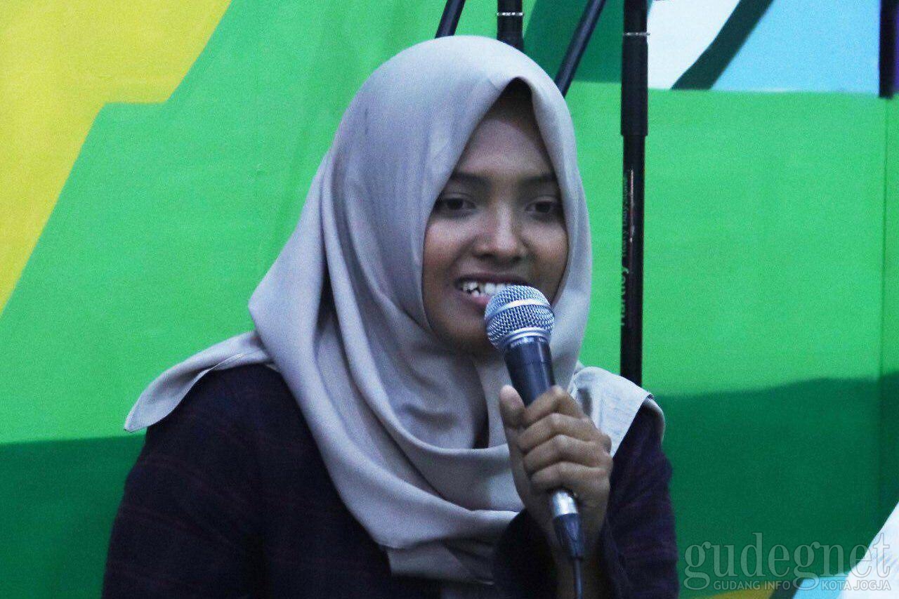 Mahasiswi UNY Luncurkan Buku Hasil Penelitian pada Gambar Anak-anak Mahasiswi UNY Luncurkan Buku Hasil Penelitian pada Gambar Anak-anak
