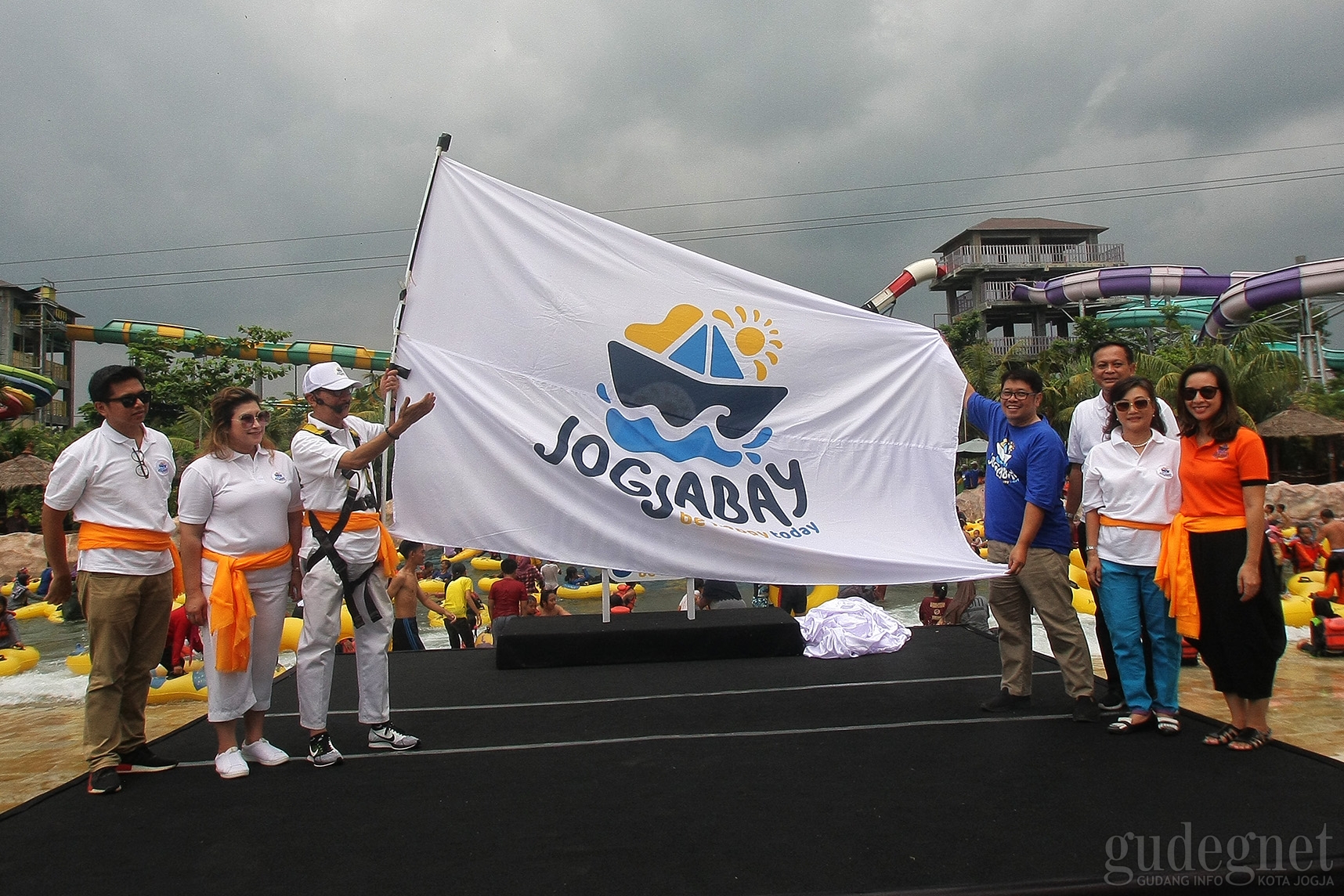 Jogja Bay Raih Penghargaan Waterpark Terbaik Nomor 1 di Indonesia Jogja Bay Raih Penghargaan Waterpark Terbaik Nomor 1 di Indonesia