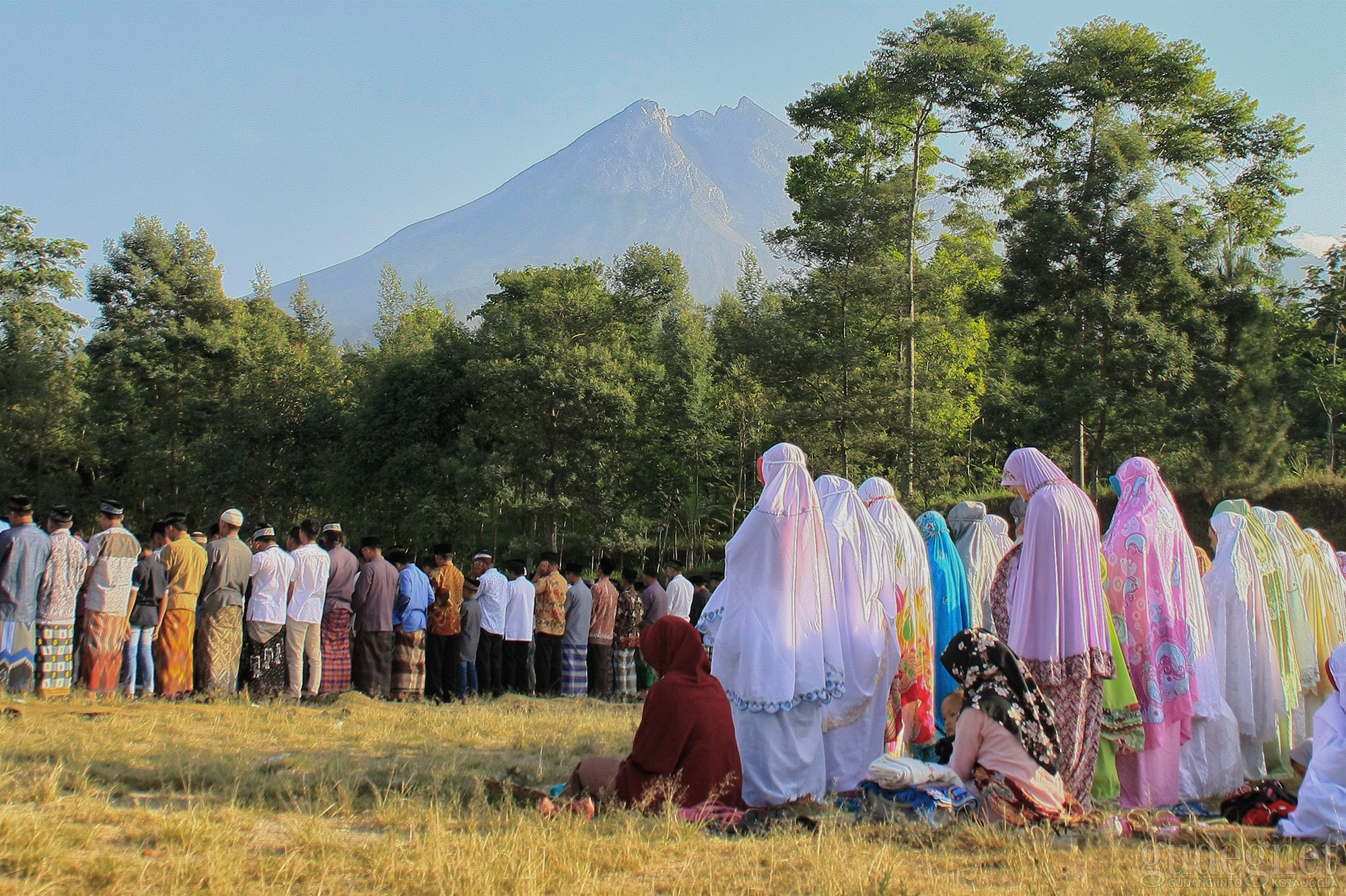Gema Takbir Iduladha di Ketinggian 4 Km dari Puncak Merapi Gema Takbir Iduladha di Ketinggian 4 Km dari Puncak Merapi