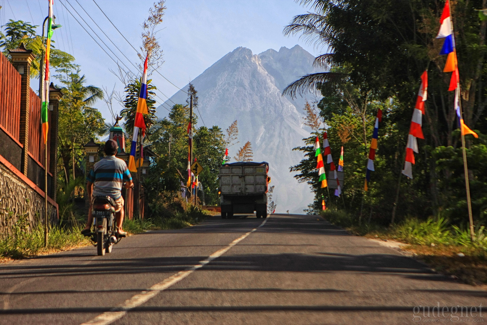 HUT RI ke-74: EWS Sekitar Merapi akan Dibunyikan, Warga Tidak Perlu Panik HUT RI ke-74: EWS Sekitar Merapi akan Dibunyikan, Warga Tidak Perlu Panik