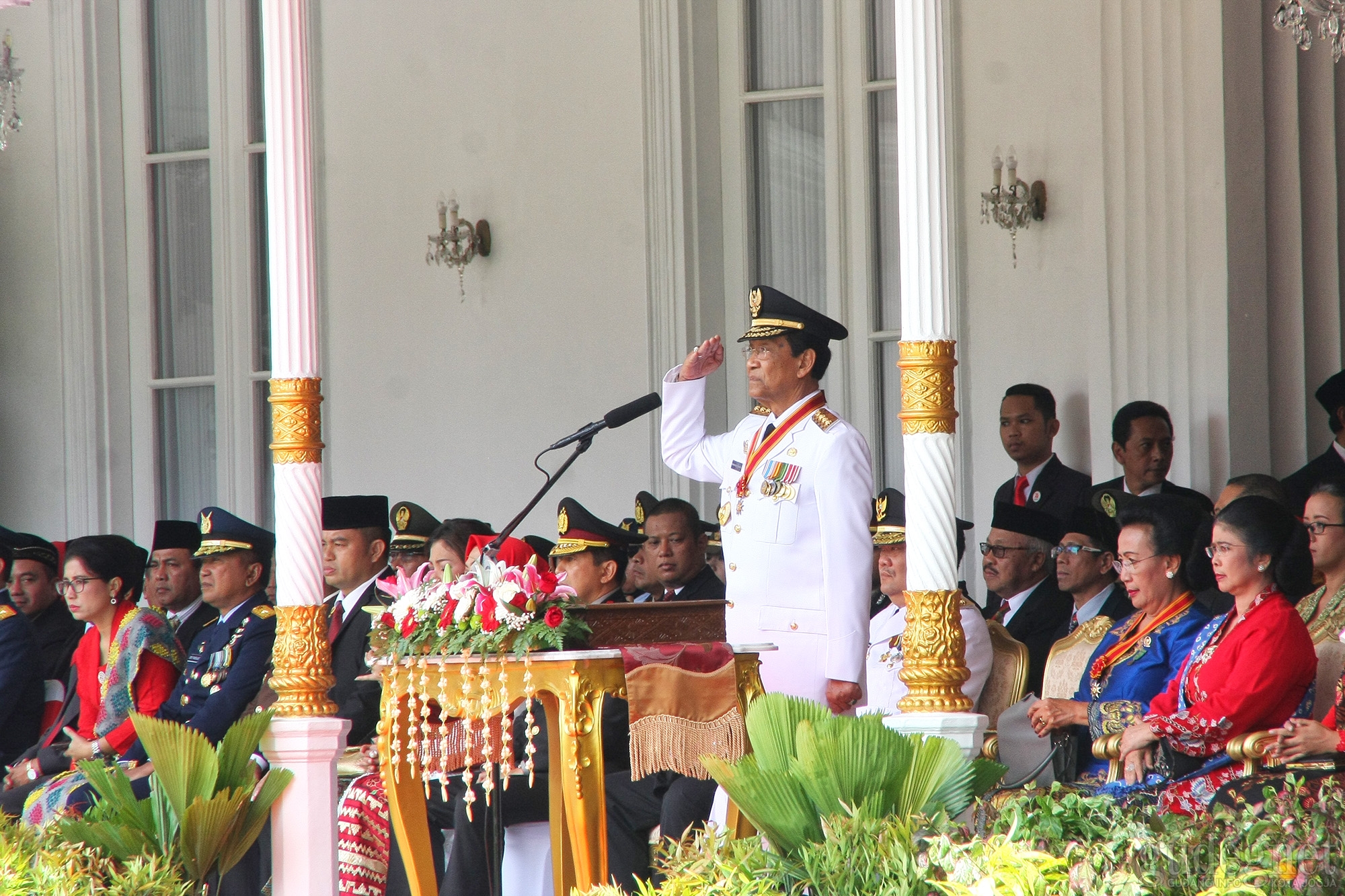 Sultan Pimpin Upacara HUT RI ke-74 di Gedung Agung Sultan Pimpin Upacara HUT RI ke-74 di Gedung Agung