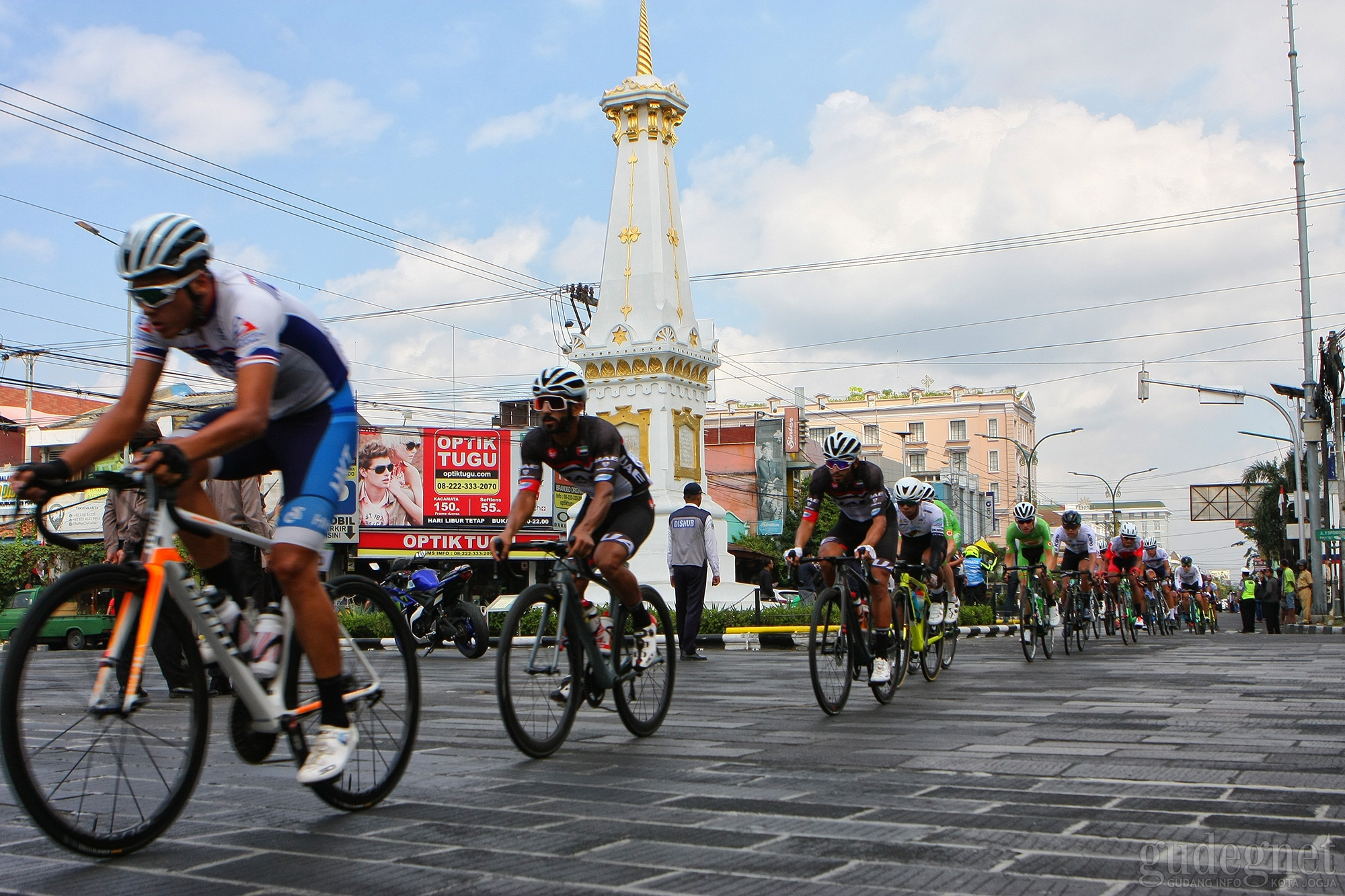 Tugu Pal Putih Jadi Saksi Internasional Tour de Indonesia 2019 Tugu Pal Putih Jadi Saksi Internasional Tour de Indonesia 2019