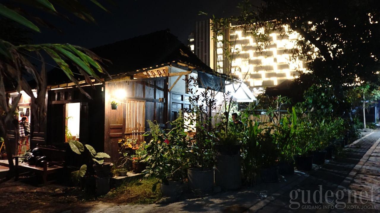 Kopi Rawuh Suaka Ngopi Kala Penat Kopi Rawuh Suaka Ngopi Kala Penat