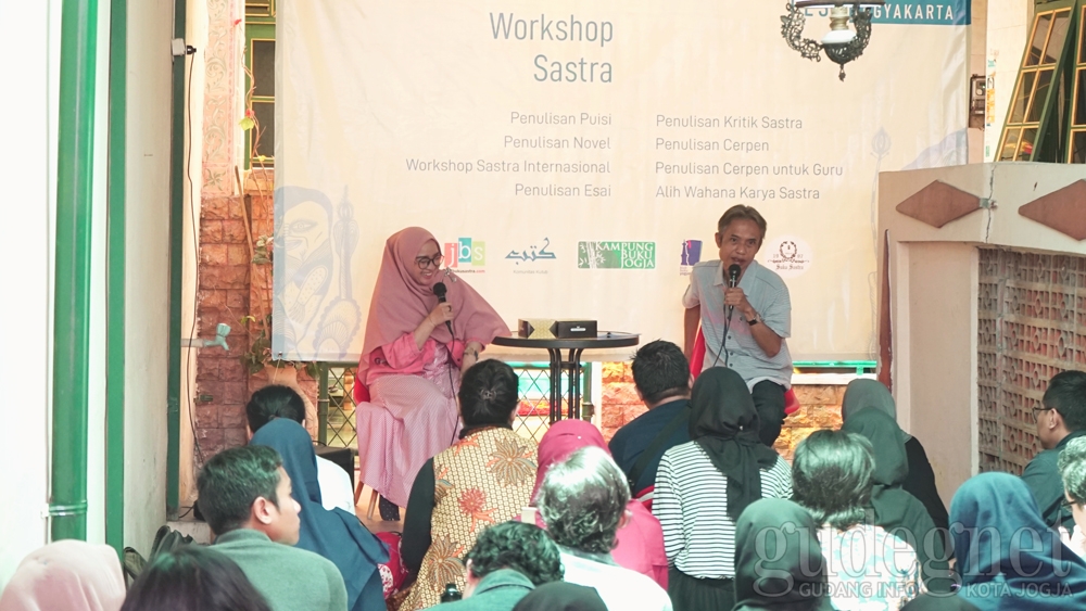 Joko Pinurbo: Metode Diagram Pohon Efektif Dalam Berpuisi Joko Pinurbo: Metode Diagram Pohon Efektif Dalam Berpuisi