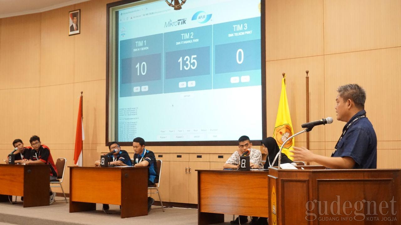 Olimpiade Jaringan Mikrotik-APJII: Putaran Pertama Usai, Cerdas Cermat Berlangsung Alot Olimpiade Jaringan Mikrotik-APJII: Putaran Pertama Usai, Cerdas Cermat Berlangsung Alot