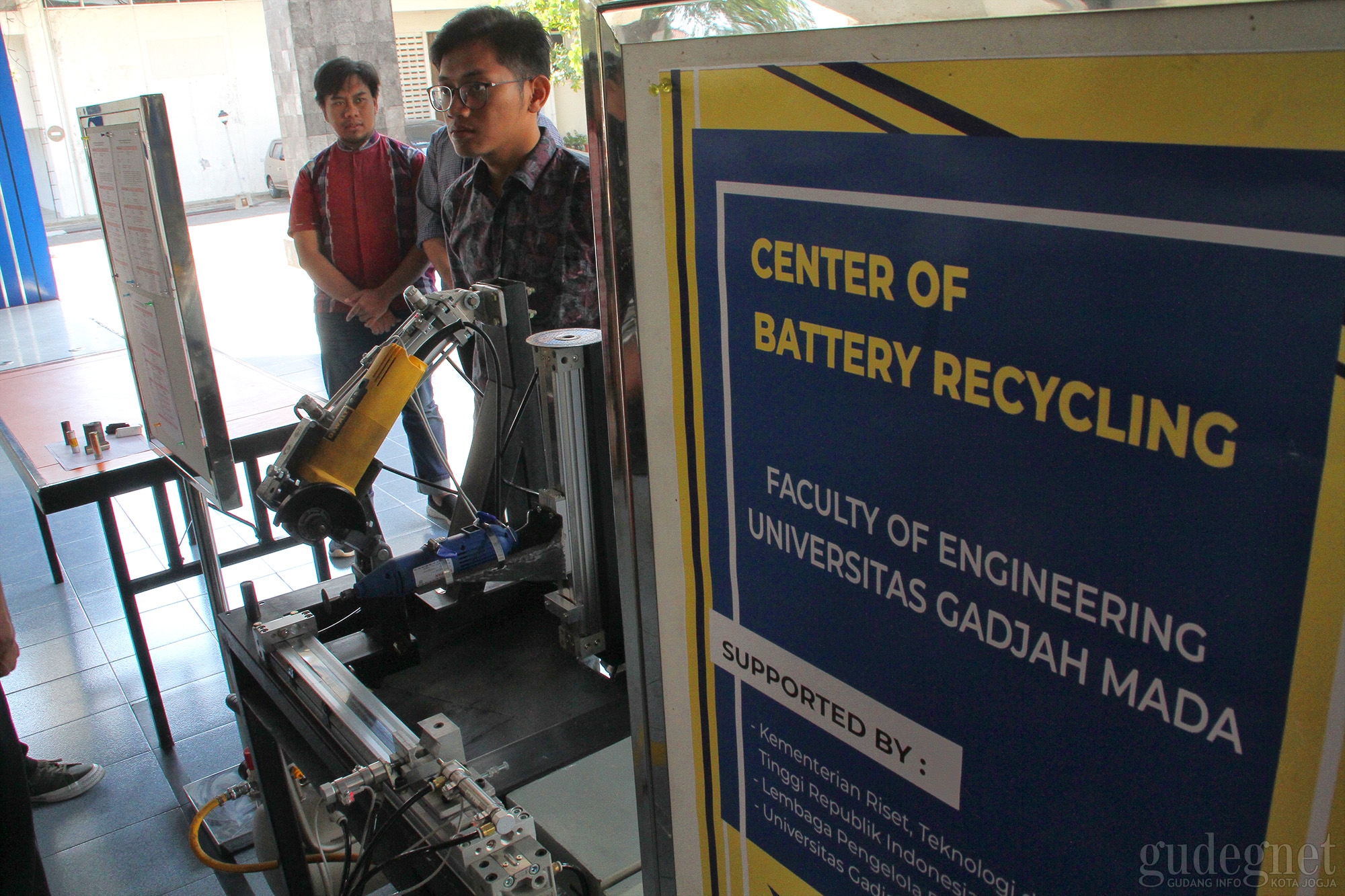 UGM Kembangkan Alat Daur Ulang Baterai Litium UGM Kembangkan Alat Daur Ulang Baterai Litium