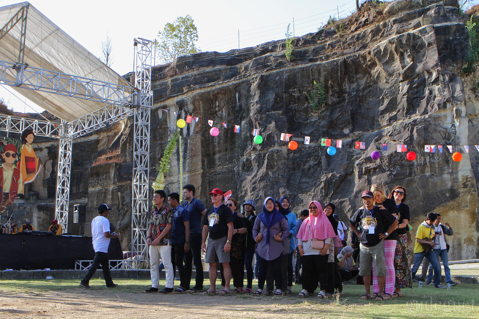 Kenalkan Breksi, Pemda DIY Ajak WNA Ikuti Yogyakarta International Folklore Festival 2019 Kenalkan Breksi, Pemda DIY Ajak WNA Ikuti Yogyakarta International Folklore Festival 2019