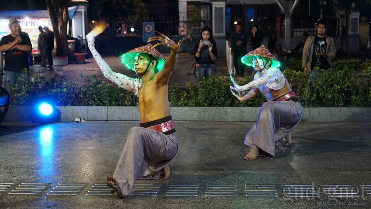Selepas Tengah Malam, Malioboro Menari Selepas Tengah Malam, Malioboro Menari