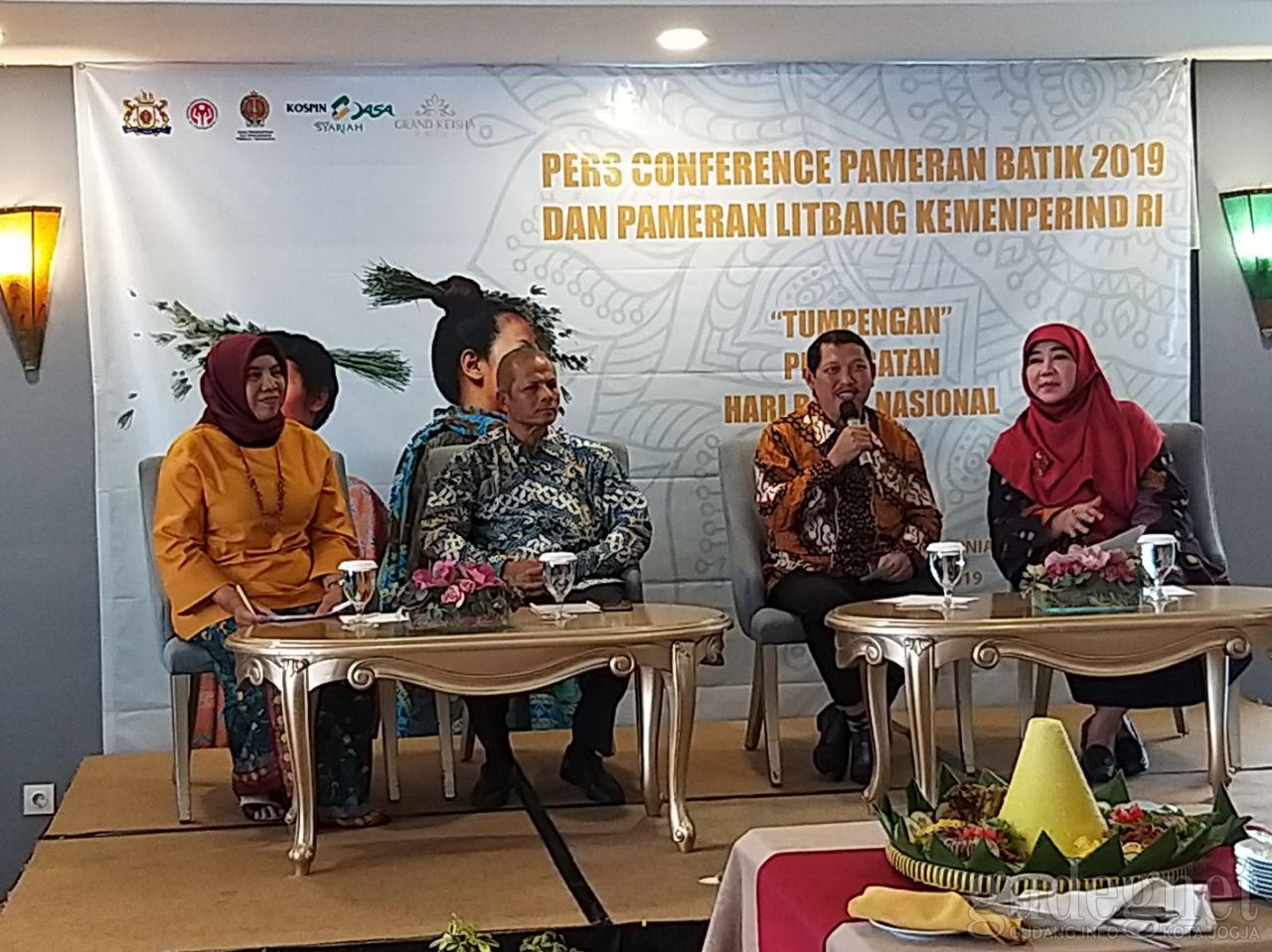Rayakan Hari Batik dengan Pameran Batik di JEC Rayakan Hari Batik dengan Pameran Batik di JEC
