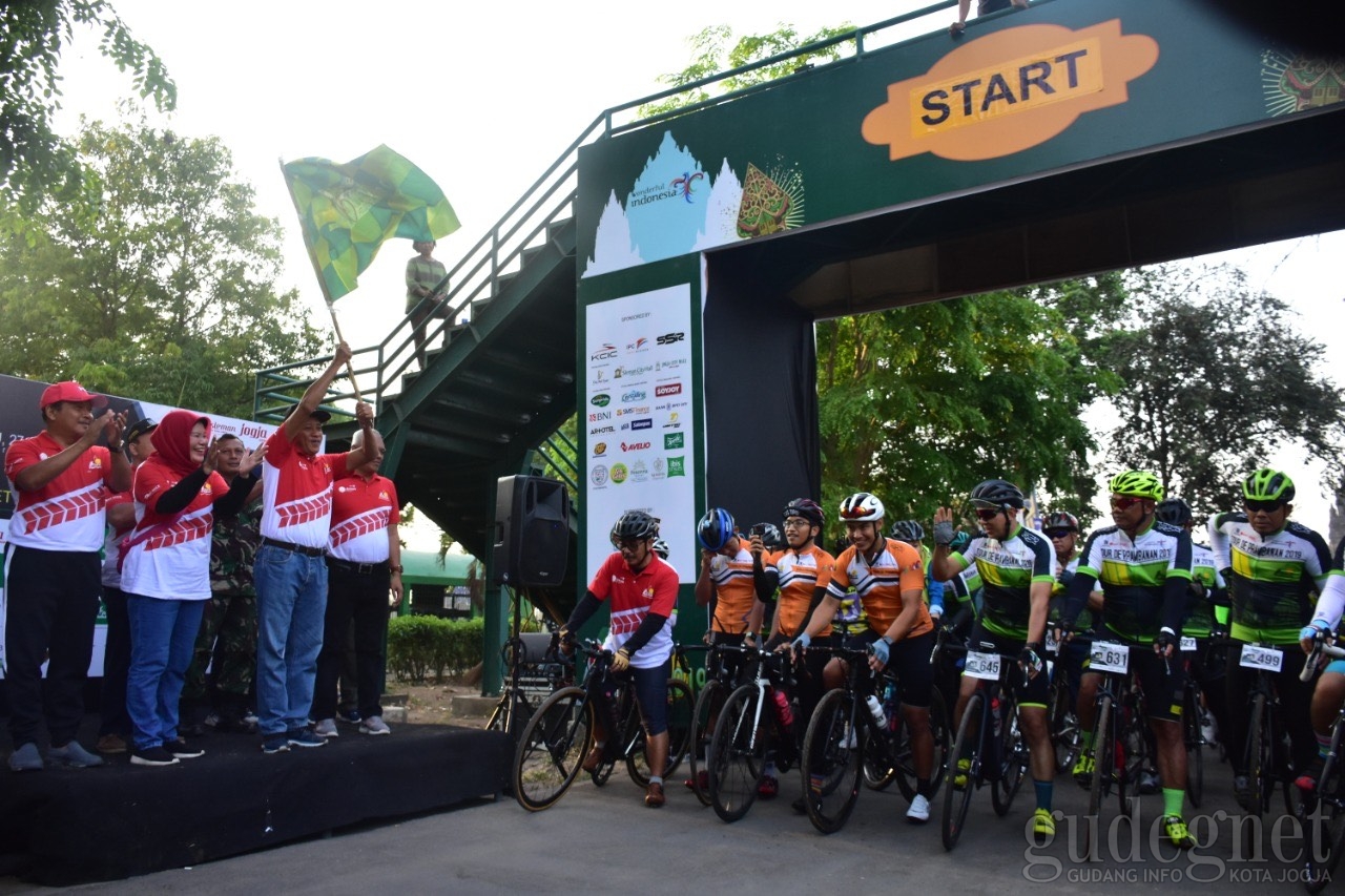 668 Goweser Tour de Prambanan Terjang Rute 115 Kilometer 668 Goweser Tour de Prambanan Terjang Rute 115 Kilometer