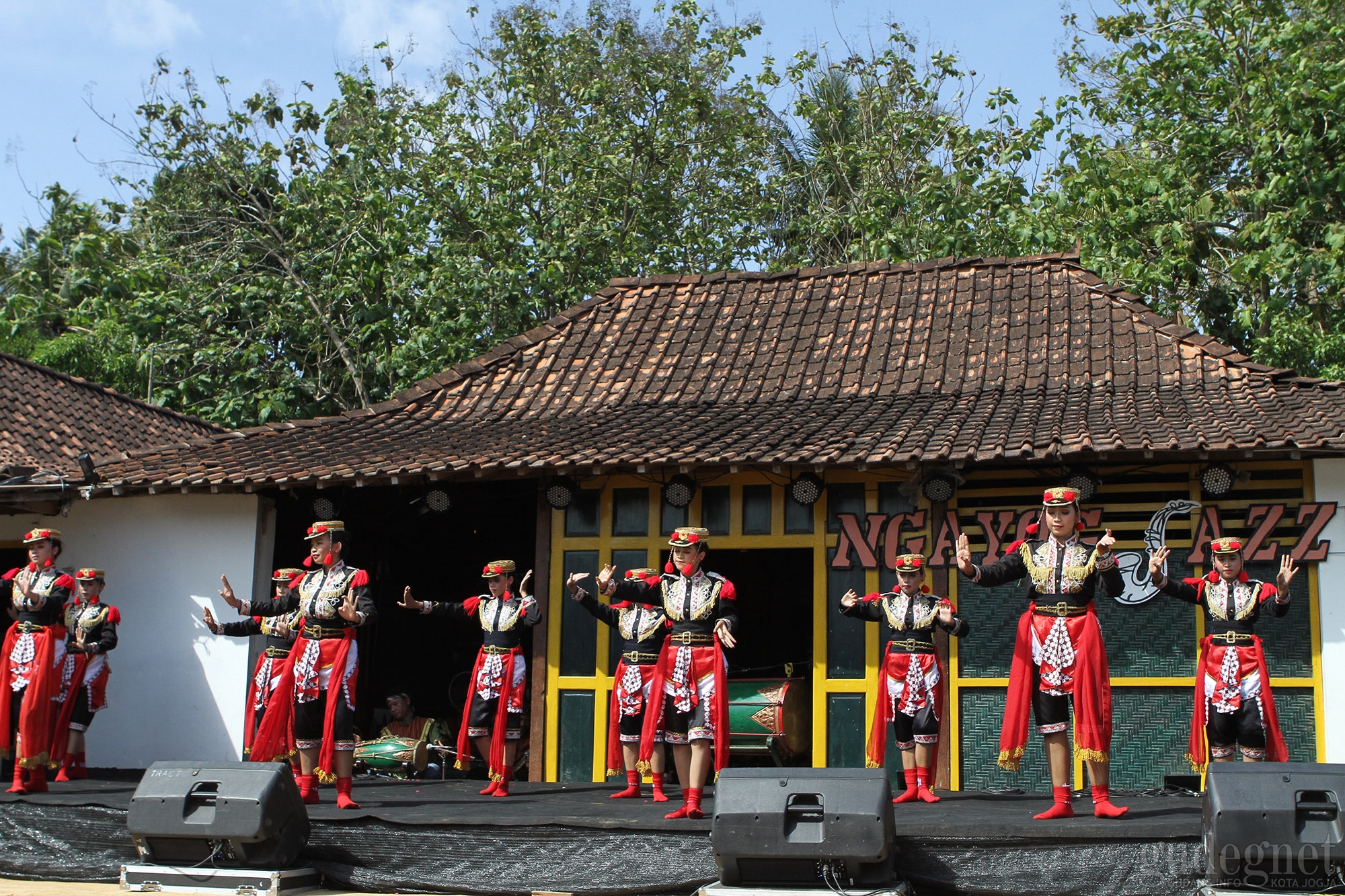 Tari Angguk Sripang Laras Buka Panggung Molo Ngayogjazz 2019 Tari Angguk Sripang Laras Buka Panggung Molo Ngayogjazz 2019