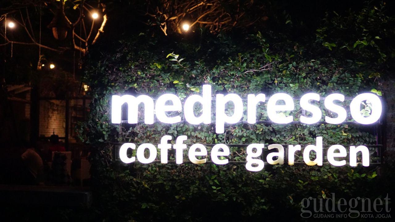 Ngopi Rindang dan Teduh di Medpresso Coffee Garden Ngopi Rindang dan Teduh di Medpresso Coffee Garden