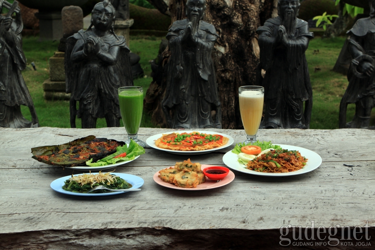 Tempat Makan Bareng Keluarga dengan View Menawan di Jogja Tempat Makan Bareng Keluarga dengan View Menawan di Jogja