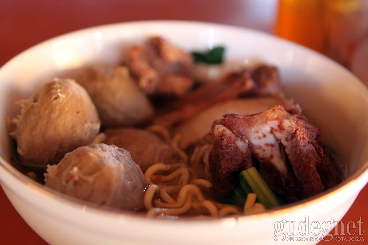 Musim Hujan, Enaknya Ngebakso di Sini Musim Hujan, Enaknya Ngebakso di Sini