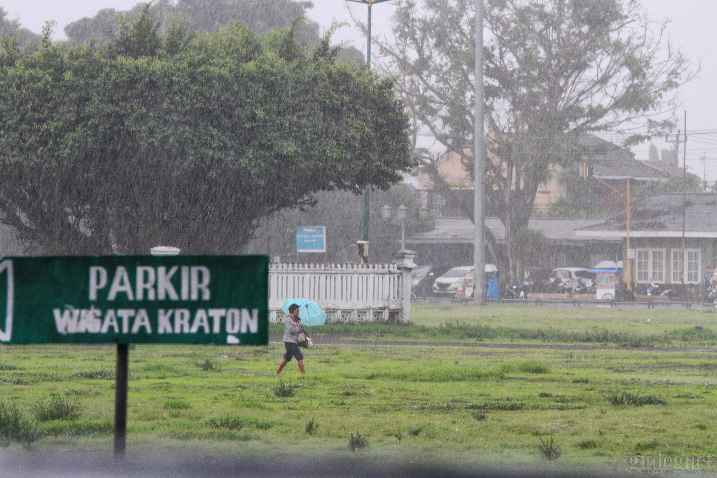 Sultan Minta Masyarakat DIY Tingkatkan Kewaspadaan Sultan Minta Masyarakat DIY Tingkatkan Kewaspadaan