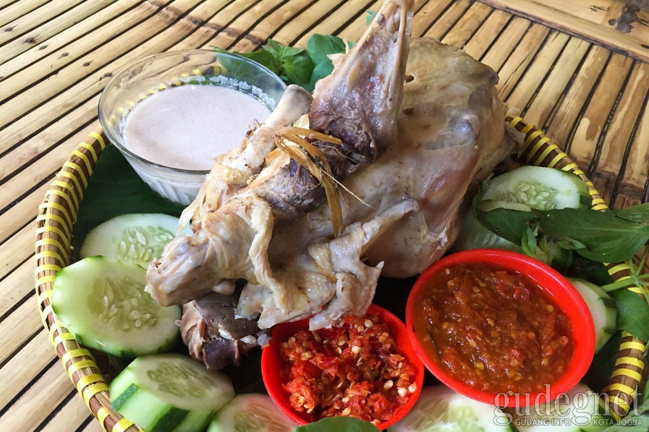 5 Tempat Makan di Jogja Ini Ndeso Banget 5 Tempat Makan di Jogja Ini Ndeso Banget