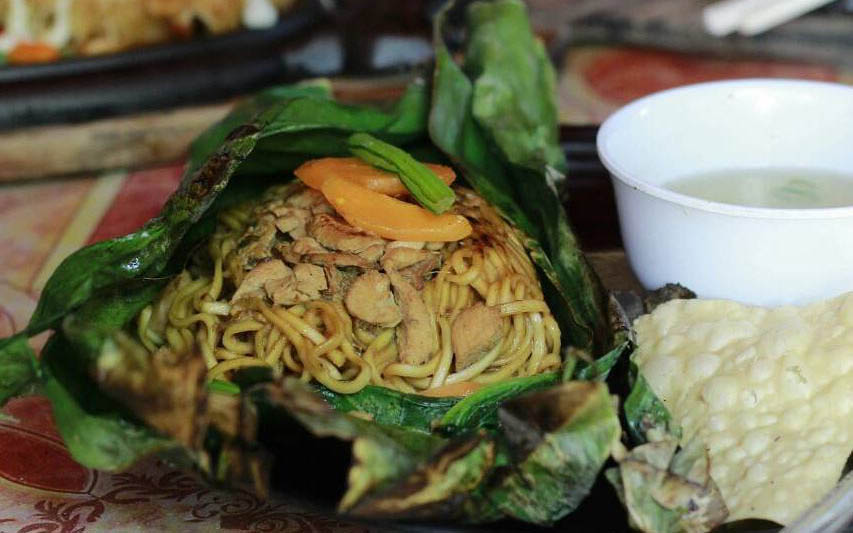 Mie Ayam Bakar “Nikmat”, Unik dan Lezat Mie Ayam Bakar “Nikmat”, Unik dan Lezat