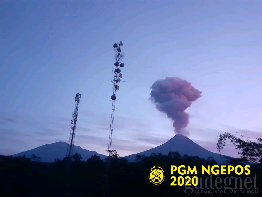 Kamis Pagi Merapi Erupsi, Tinggi Kolom Letusan 2.000 Meter Kamis Pagi Merapi Erupsi, Tinggi Kolom Letusan 2.000 Meter