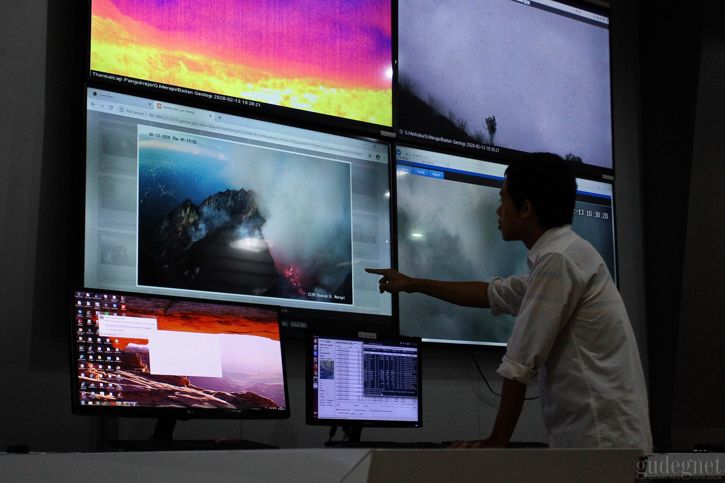 Merapi Erupsi Kamis Pagi, Ini Kronologinya Merapi Erupsi Kamis Pagi, Ini Kronologinya